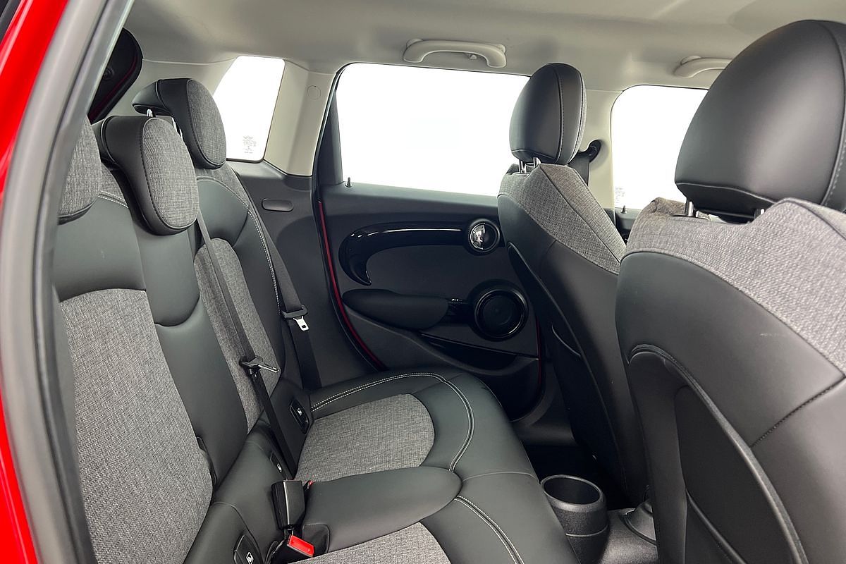 2021 MINI Hatch Cooper Classic F55 LCI-2