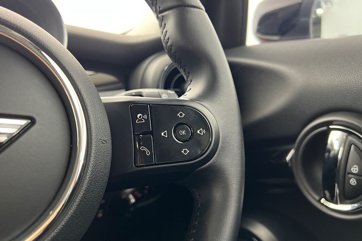 2021 MINI Hatch Cooper Classic F55 LCI-2