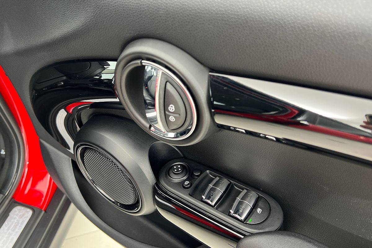 2021 MINI Hatch Cooper Classic F55 LCI-2