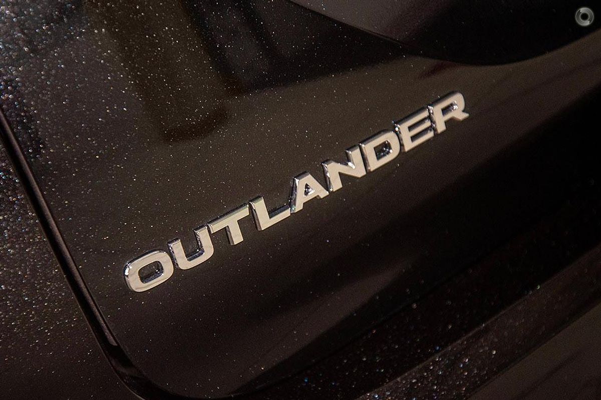 2025 Mitsubishi Outlander PHEV Exceed ZM