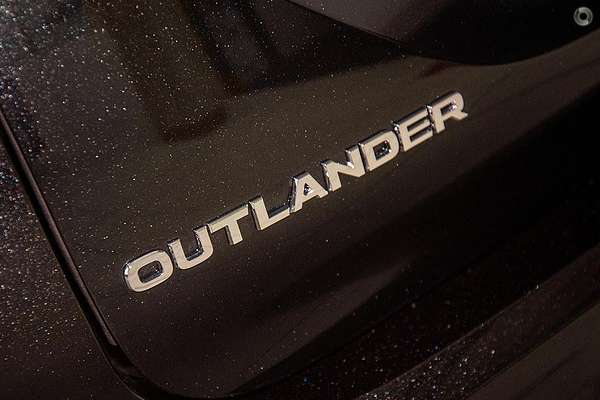 2025 Mitsubishi Outlander PHEV Exceed ZM