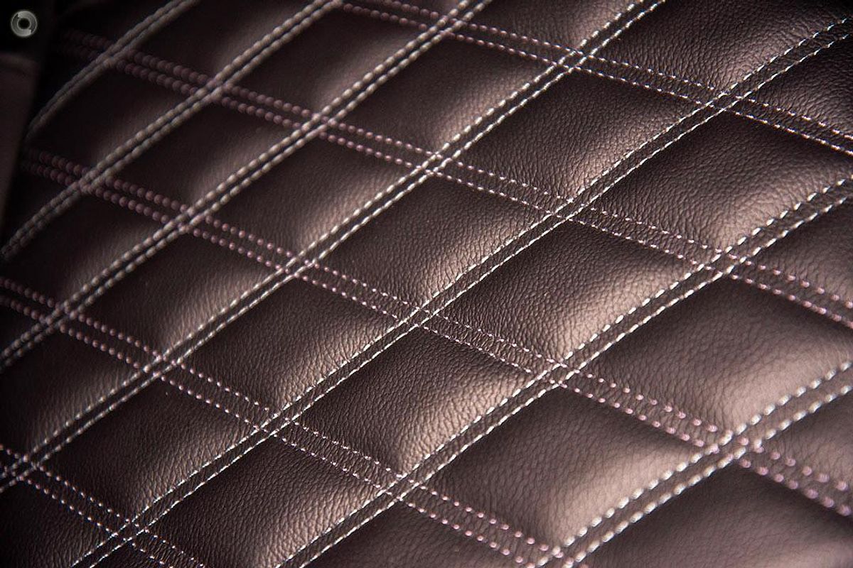 2025 Mitsubishi Outlander PHEV Exceed ZM