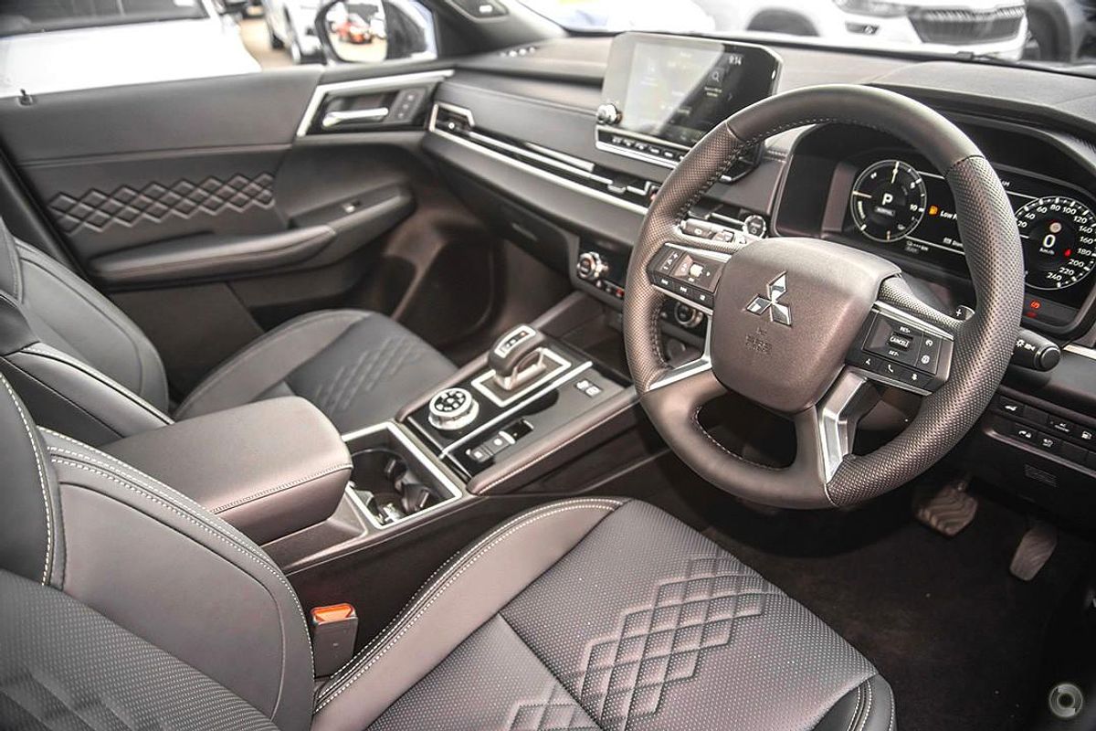 2025 Mitsubishi Outlander PHEV GSR ZM