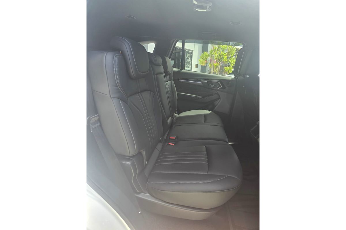 2025 Isuzu MU-X LS-T