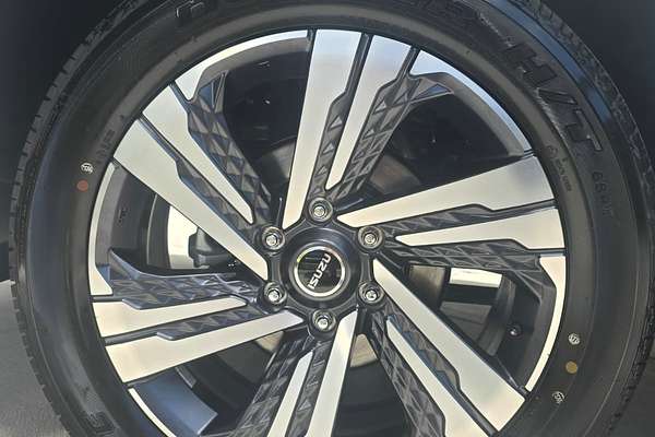 2025 Isuzu MU-X LS-T