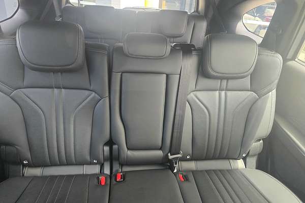 2025 Isuzu MU-X LS-T