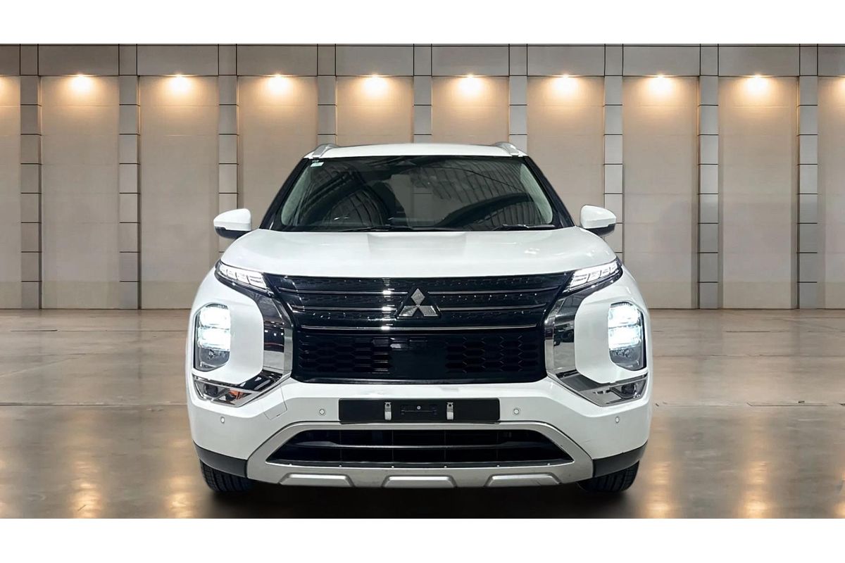 2023 Mitsubishi Outlander LS ZM