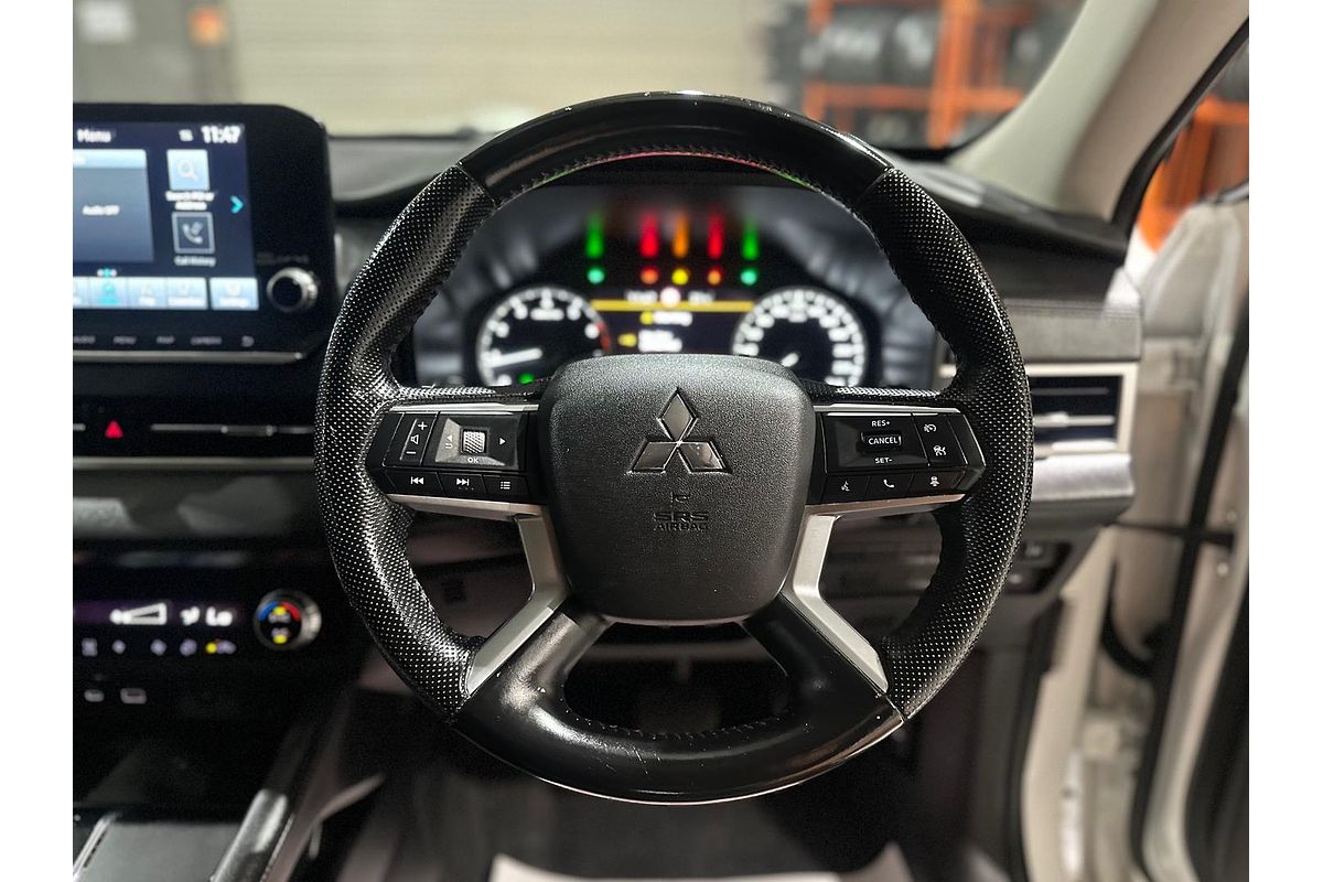 2023 Mitsubishi Outlander LS ZM