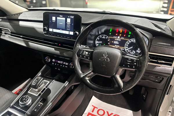 2023 Mitsubishi Outlander LS ZM