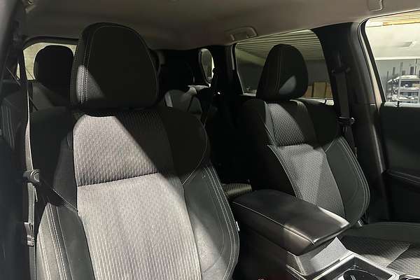 2023 Mitsubishi Outlander LS ZM