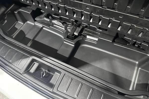 2023 Mitsubishi Outlander LS ZM