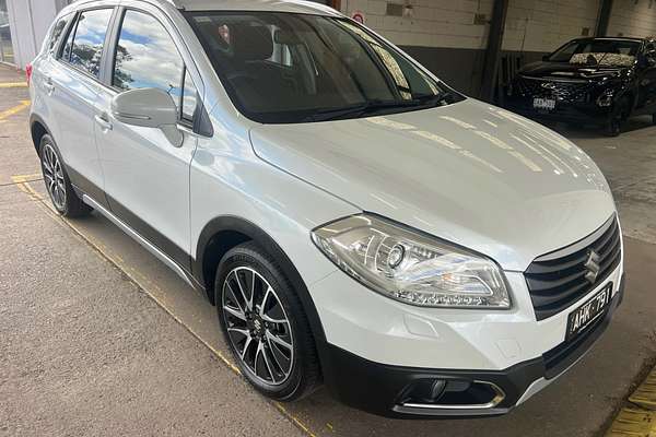 2015 Suzuki S-Cross GLX JY