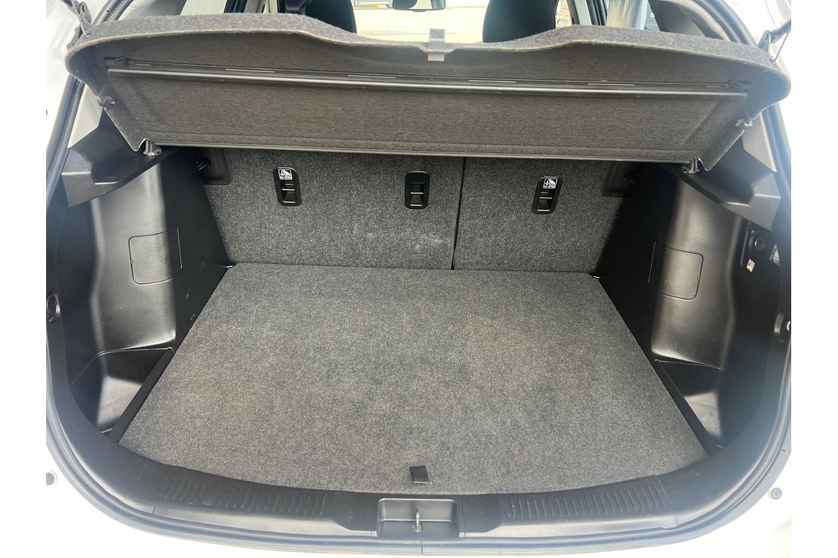 2015 Suzuki S-Cross GLX JY