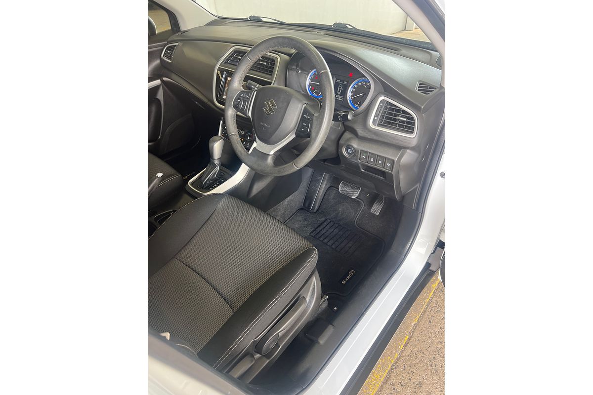 2015 Suzuki S-Cross GLX JY