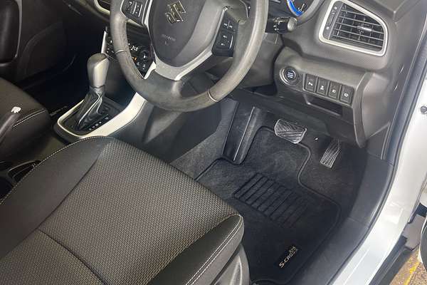 2015 Suzuki S-Cross GLX JY