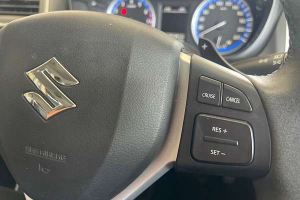 2015 Suzuki S-Cross GLX JY