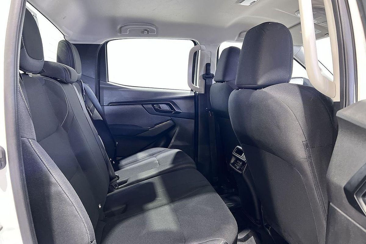 2024 Isuzu D-MAX SX  4X4