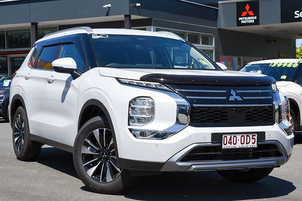 2025 Mitsubishi Outlander LS ZM thumb-0