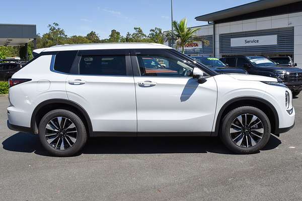 2025 Mitsubishi Outlander LS ZM thumb-4