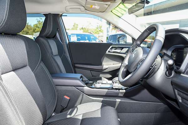 2025 Mitsubishi Outlander LS ZM thumb-9