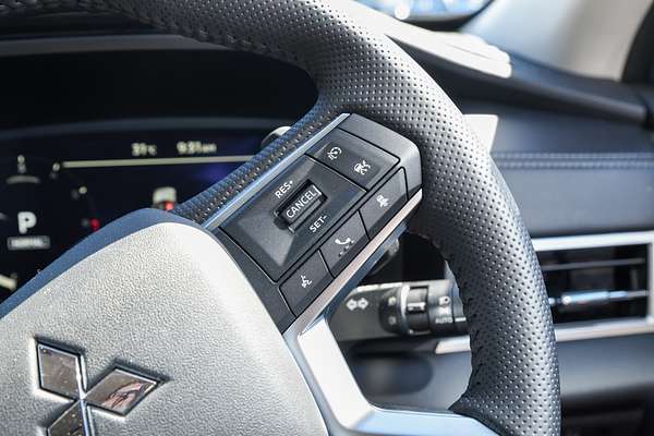 2025 Mitsubishi Outlander LS ZM thumb-13