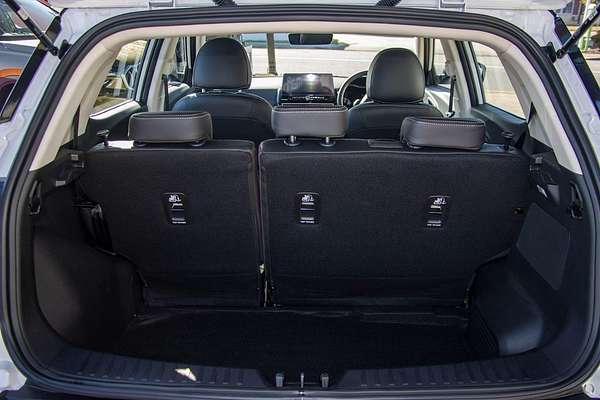 2025 Mahindra XUV3XO AX7L