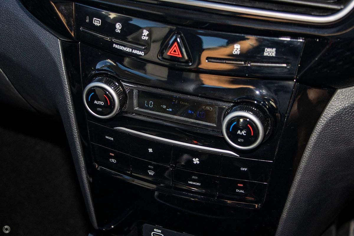 2025 Mahindra XUV3XO AX7L