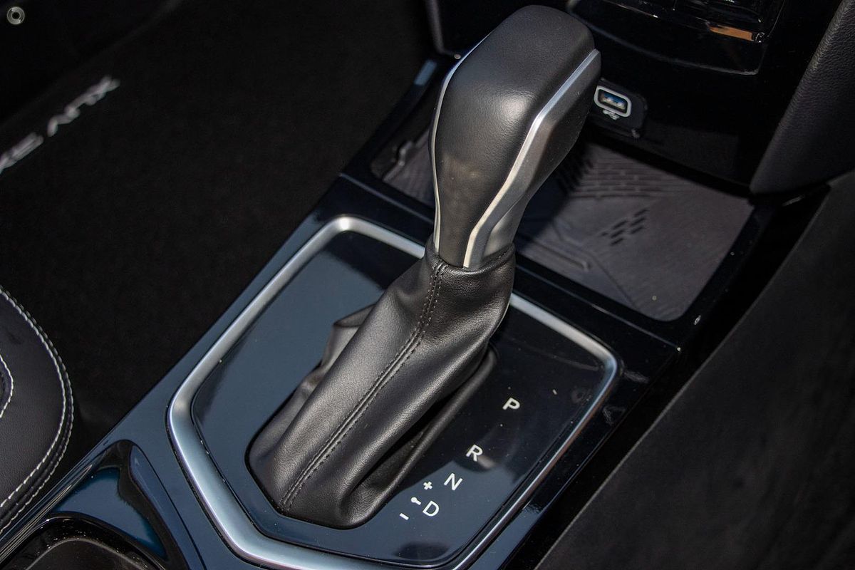 2025 Mahindra XUV3XO AX7L