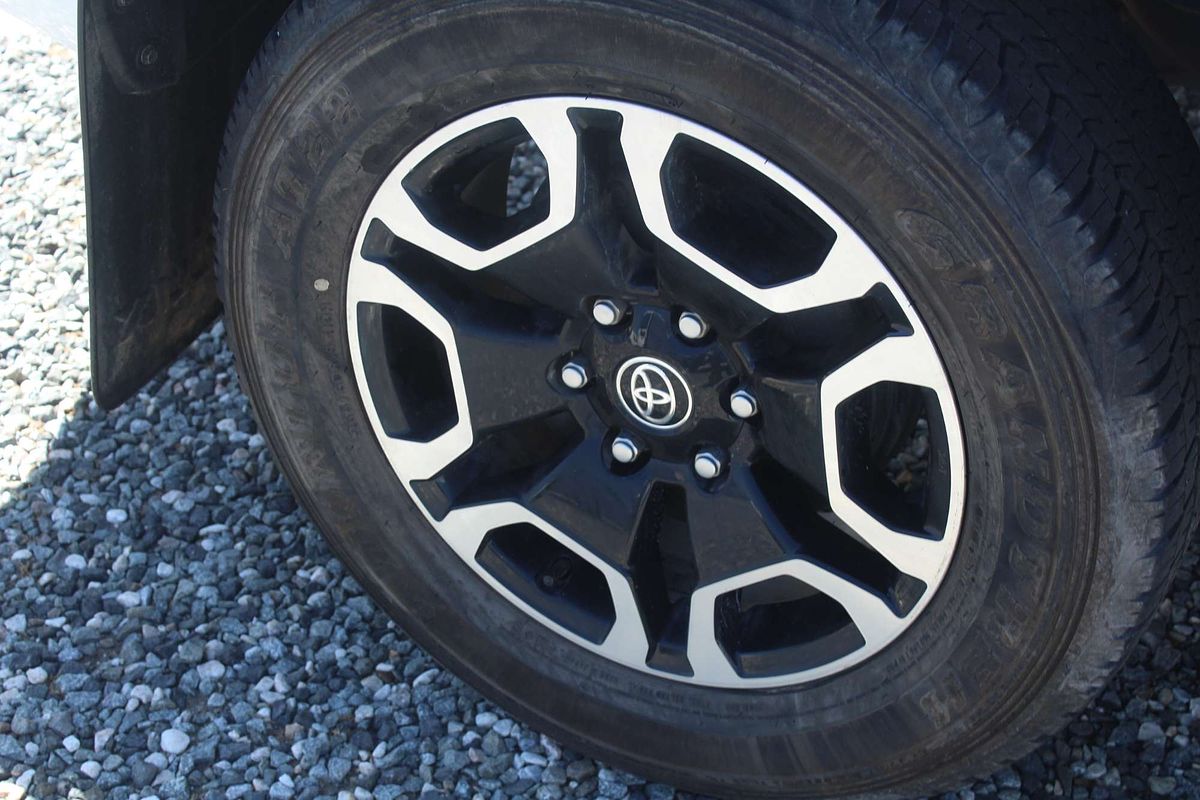 2023 Toyota Hilux SR5 GUN126R 4X4