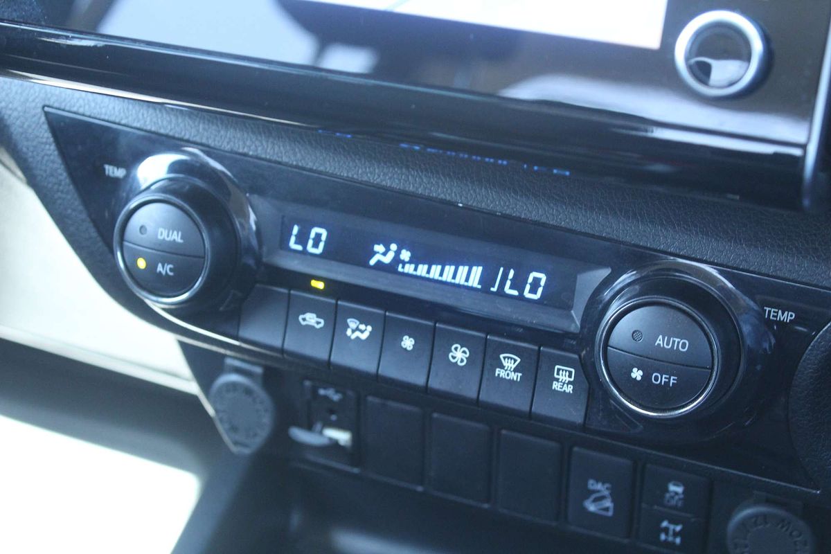 2023 Toyota Hilux SR5 GUN126R 4X4