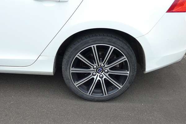 2017 Volvo V60 T5 Luxury