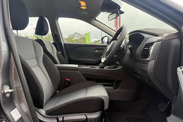 2025 Nissan X-TRAIL ST T33