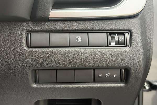 2025 Nissan X-TRAIL ST T33