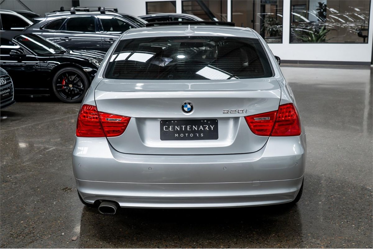 2011 BMW 3 Series 320i E90