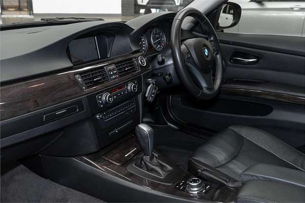 2011 BMW 3 Series 320i E90