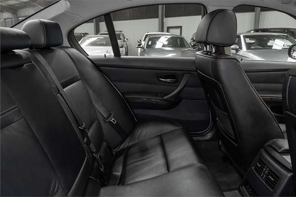 2011 BMW 3 Series 320i E90