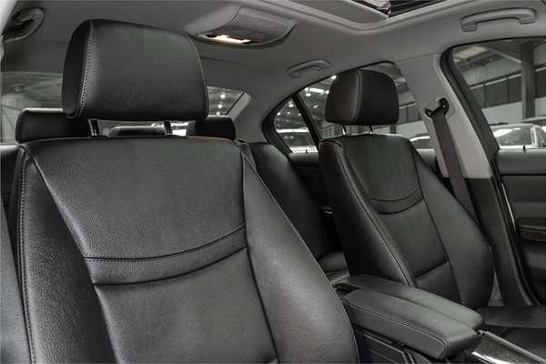 2011 BMW 3 Series 320i E90