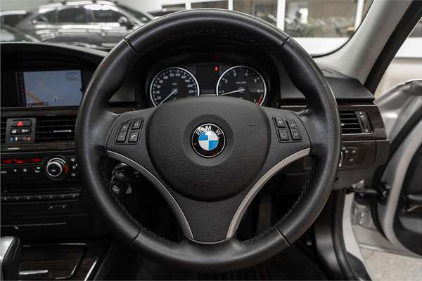 2011 BMW 3 Series 320i E90