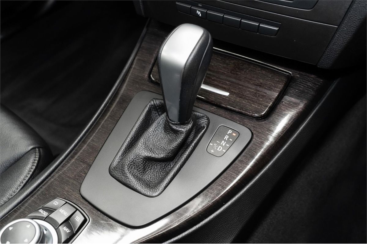 2011 BMW 3 Series 320i E90