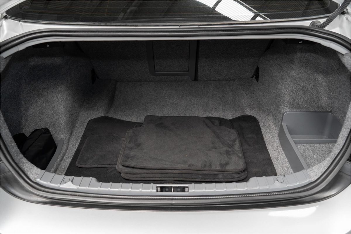 2011 BMW 3 Series 320i E90