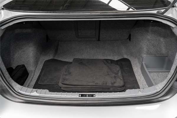 2011 BMW 3 Series 320i E90