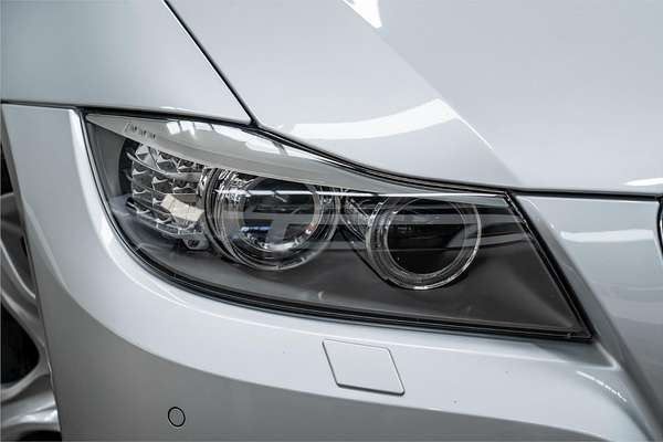 2011 BMW 3 Series 320i E90