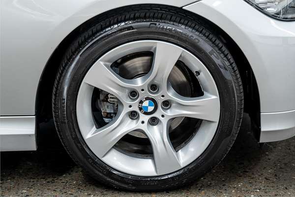 2011 BMW 3 Series 320i E90