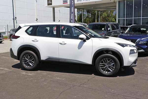 2024 Nissan X-TRAIL ST T33