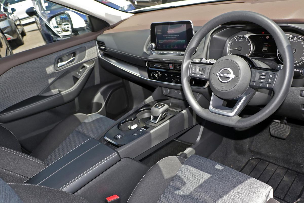 2024 Nissan X-TRAIL ST T33