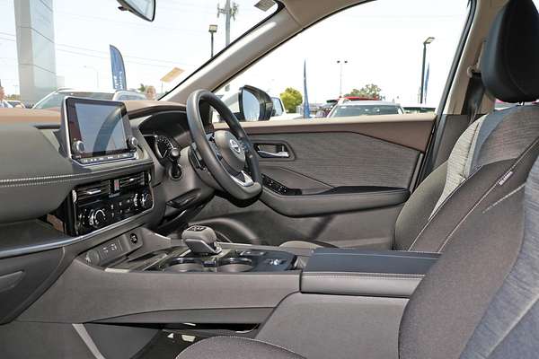 2024 Nissan X-TRAIL ST T33