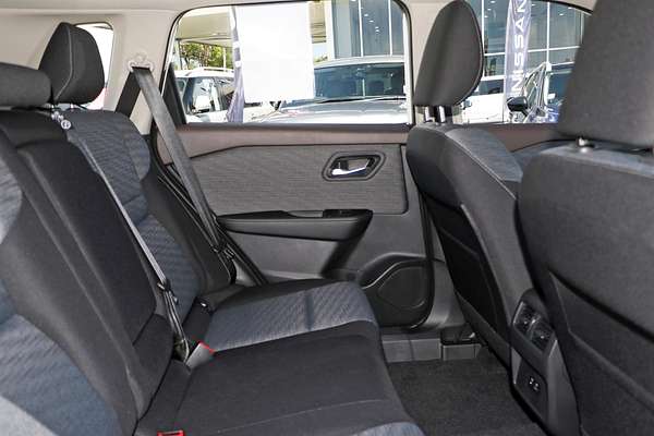 2024 Nissan X-TRAIL ST T33