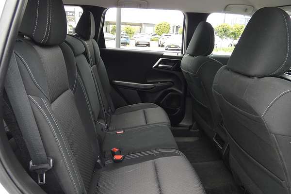 2023 Mitsubishi Outlander ES ZM