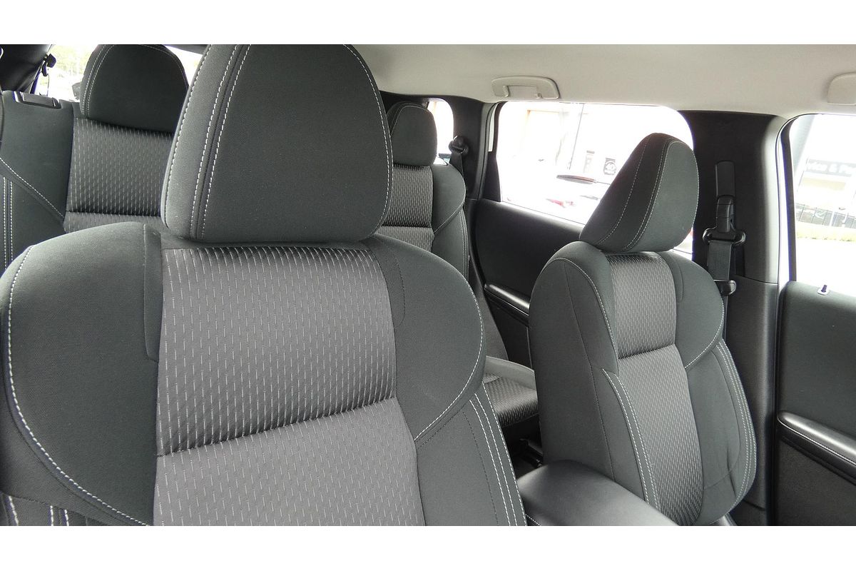 2023 Mitsubishi Outlander ES ZM