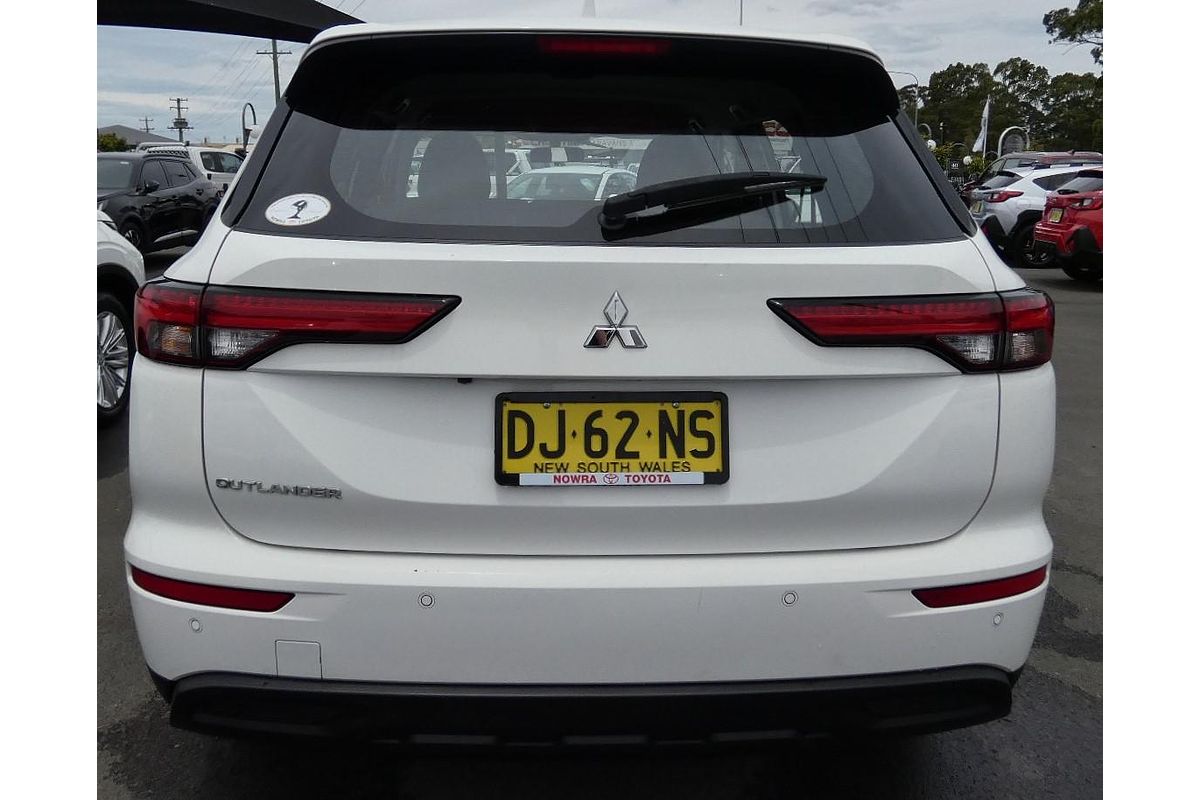 2023 Mitsubishi Outlander ES ZM
